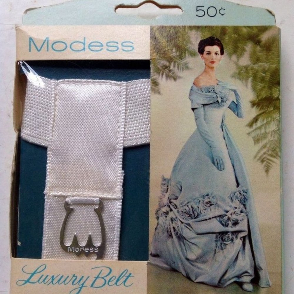 New Modess Luxury Sanitary Napkin Belt & One Dozen (12) Tabbed Sanitary Napkins
